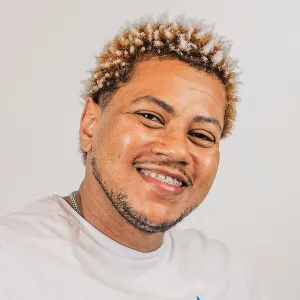 Kefilwe - Prof de iniciação à informática - Osasco
