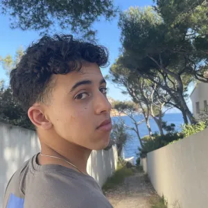 Adem - Prof d'histoire - Loriol-du-Comtat