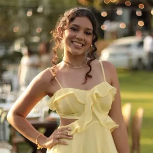 Luiza - Prof de inglês - Maceió