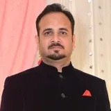 Shakeb - Databases tutor - Prayagraj