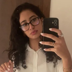 Ichrak - Prof de physique - chimie - 