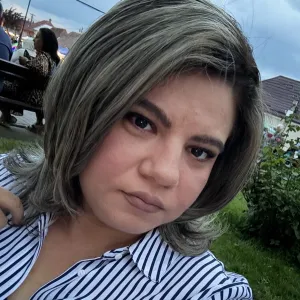 Ella - Profesor de limba română - Brașov