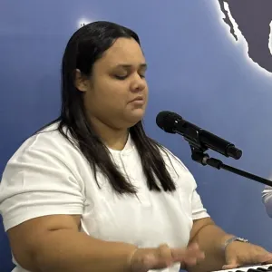 Julia - Prof de viola - Centro