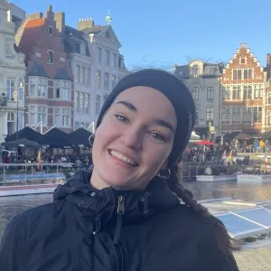 Romane - Prof d'aide aux devoirs - Bordeaux