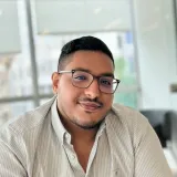 Hamza - Prof de marketing - Casablanca