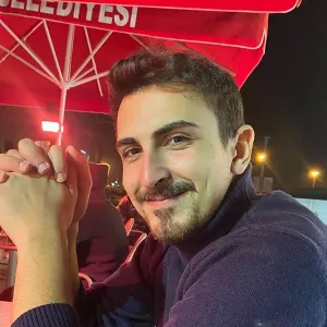 Yağız Efe - Tarih öğretmeni - bornova