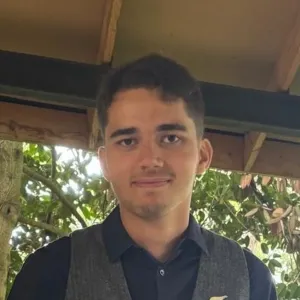 Noé - Prof d'histoire - géo - Paris