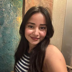 Zeynep - Yan flüt öğretmeni - Elazığ