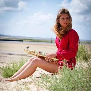 Adrianna - Prof de saxophone - Le Teich