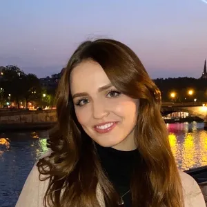 Polina - Prof de russe - Paris