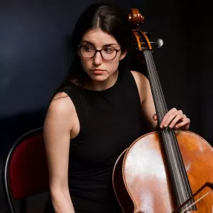 Laura - Profe de música - Salamanca