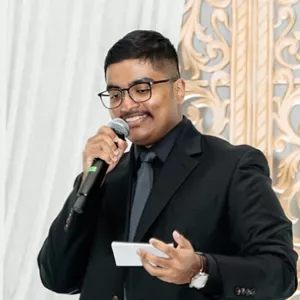 Dinesh - English literature tutor - Central Water Catchment