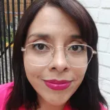 Alhejandra - profesor de biología - Santiago