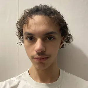 Riyad - Prof de maths - Trappes