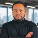 Julian - Prof de management - Billère