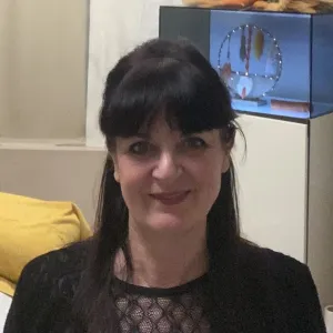 Isabelle - Prof de maquillage - Cuers