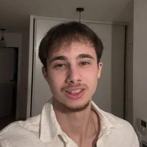 Théo - Prof d'histoire - Saint-Laurent-du-Var