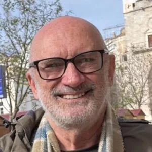 Antonio - Prof de estratégia empresarial - Évora