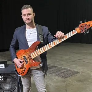 Csaba - basszusgitár magántanár - Budapest