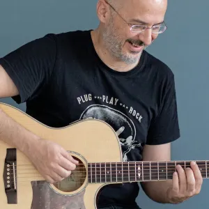 Ozz - Guitar tutor - Calgary