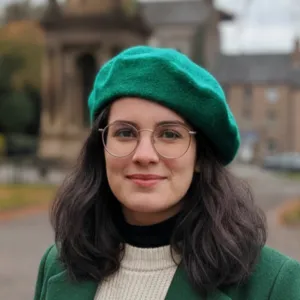 Micaela - Profe de programación - Cájar