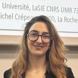 Yasmine - Prof de physique - Orléans