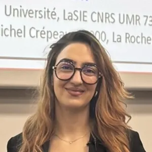 Yasmine - Prof de physique - Orléans