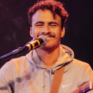Breno - Prof de piano - Arujá