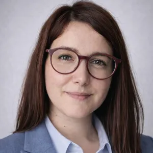 Catarina - Professor de português - Nogueira da Regedoura