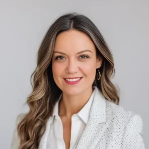 Roxana - Instructor de artă expresivă - București