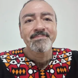 Denis - Professor de língua portuguesa e literatura - Botucatu