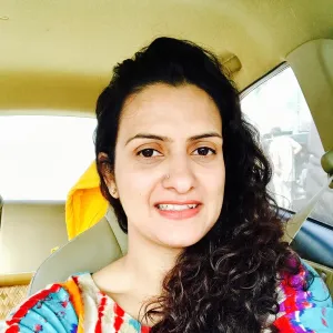 Dr Nandini - Economics tutor - London