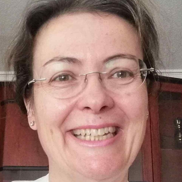 PROF.Lda. pedagogía y Diplomada en Magisterio. Especializada en Letras y Humanas e Inglés.
