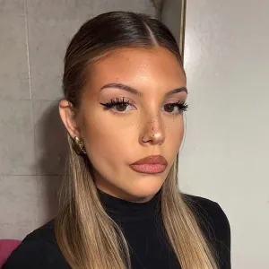Jennifer - Insegnante di aiuto compiti - Seregno