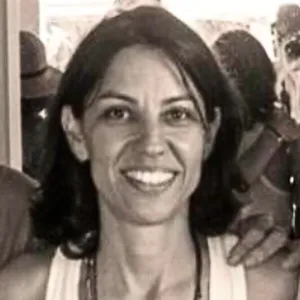 Virgínia - Prof de auxílio na redação de dissertações e teses - Cambuí
