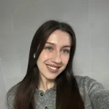 Irina - Profesor de Economie - București