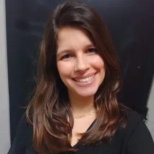 Kamila - - Prof de língua gestual portuguesa - Betim