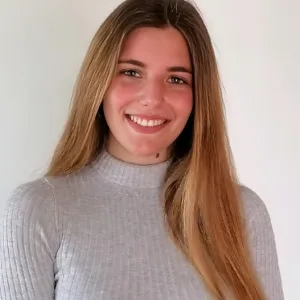 Ivy - Violin Tutor - Charlotte