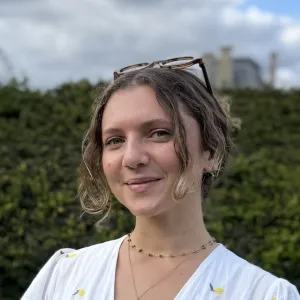 Julia - Prof de Français Scolaire - Paris