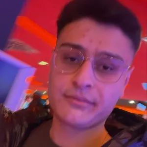 LUCAS - Profesor de pregătire pentru bacul la istorie - Pitești
