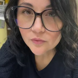 Ángela - profesor de lengua y literatura - Villa O'higgins