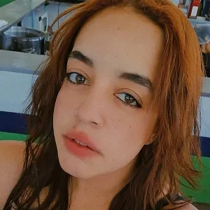 Sara - Prof de matemática - Luziânia
