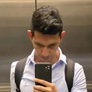 Igor - Profesor de matemática - Santiago
