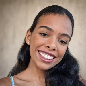 Ana Laura - Professor de História (Ensino Superior) - João Pinheiro