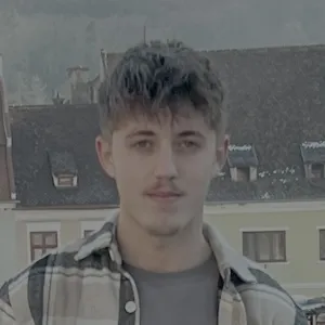 Adrian - Profesor de matematică - Iași