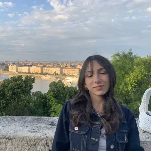 Sara - Insegnante di aiuto compiti - Napoli