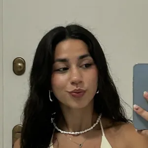 Nadia - Profe de inglés - Yuncler