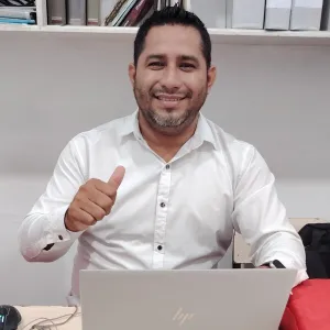 Ray - profesor de introducción a la informática - Iquitos