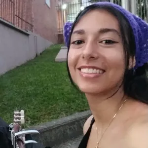 Yuliana - profesor de guitarra - 
