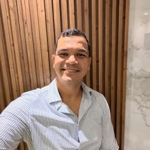 César - profesor de español para extranjeros - Panamá